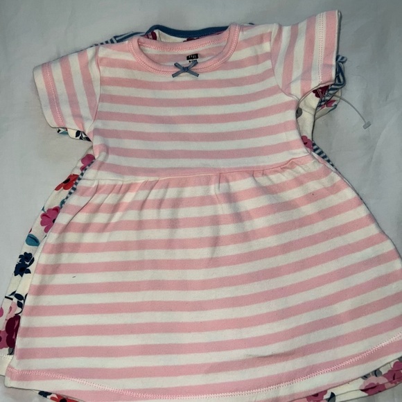 Nwot still attached to one other - FOUR 100% cotton (super soft) infant dresses - Picture 7 of 7